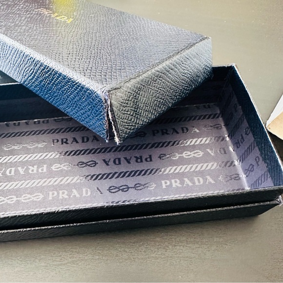 PRADA eyeglasses Light Havana - Picture 6 of 9